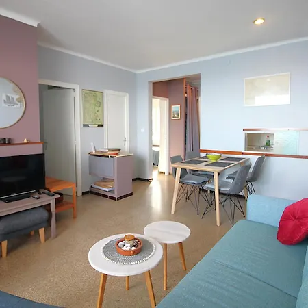 Apartamento Con Terraza A 300M De La Playa, Parking Incluido - Es-228-24 *